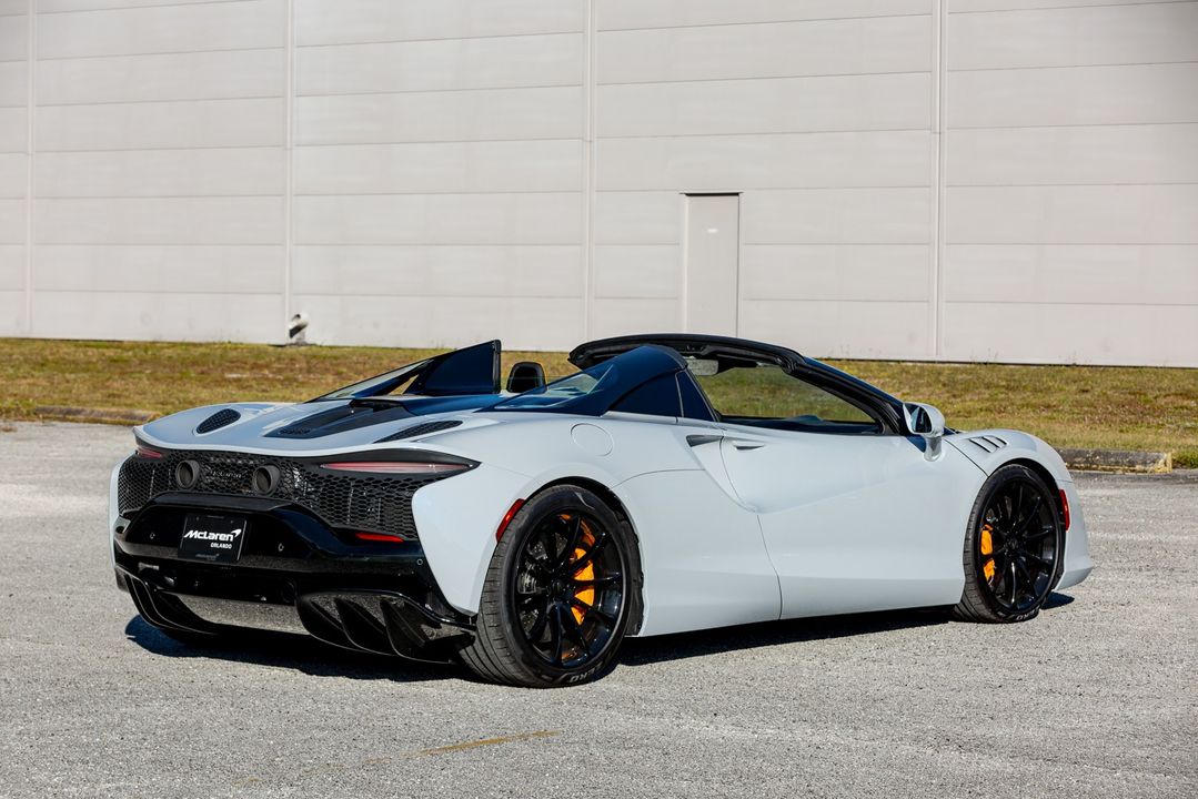 2025 McLaren Artura Spider