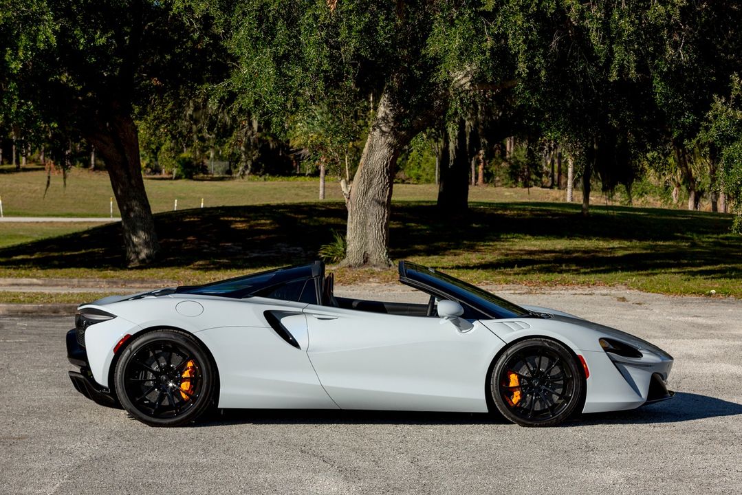 2025 McLaren Artura Spider