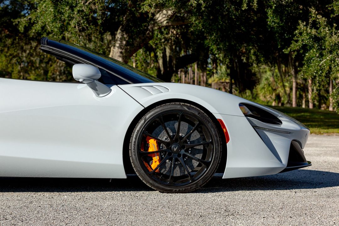 2025 McLaren Artura Spider