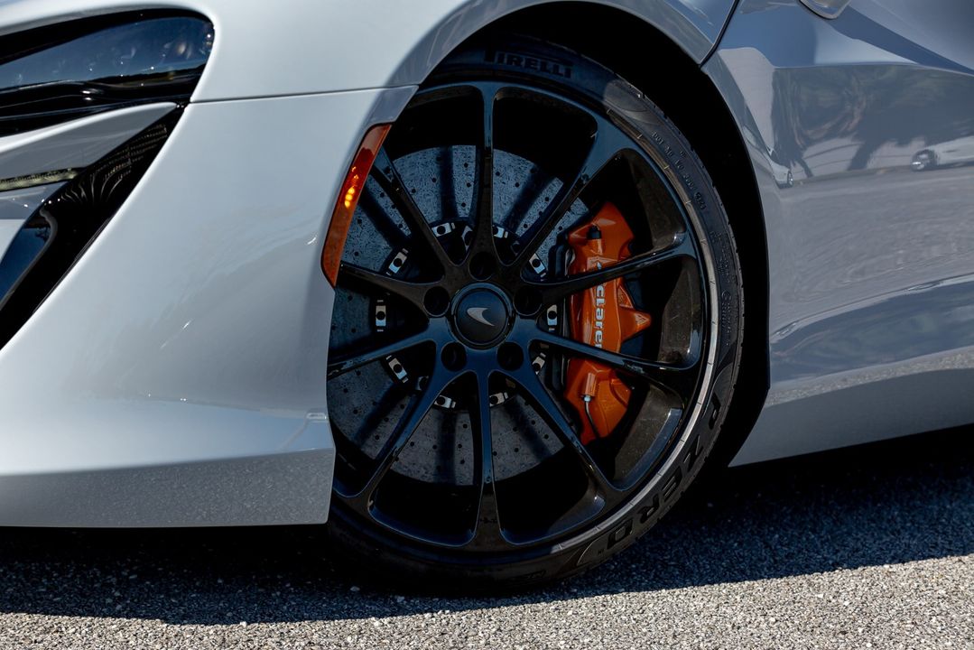 2025 McLaren Artura Spider