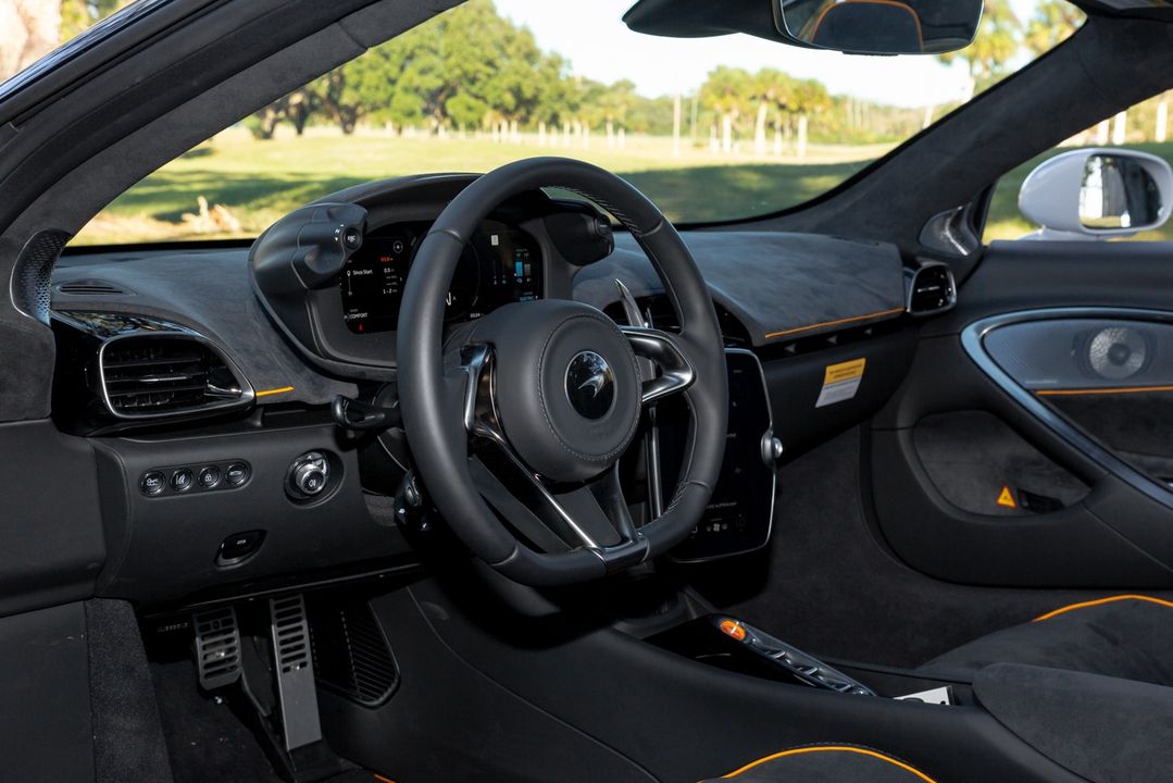 2025 McLaren Artura Spider