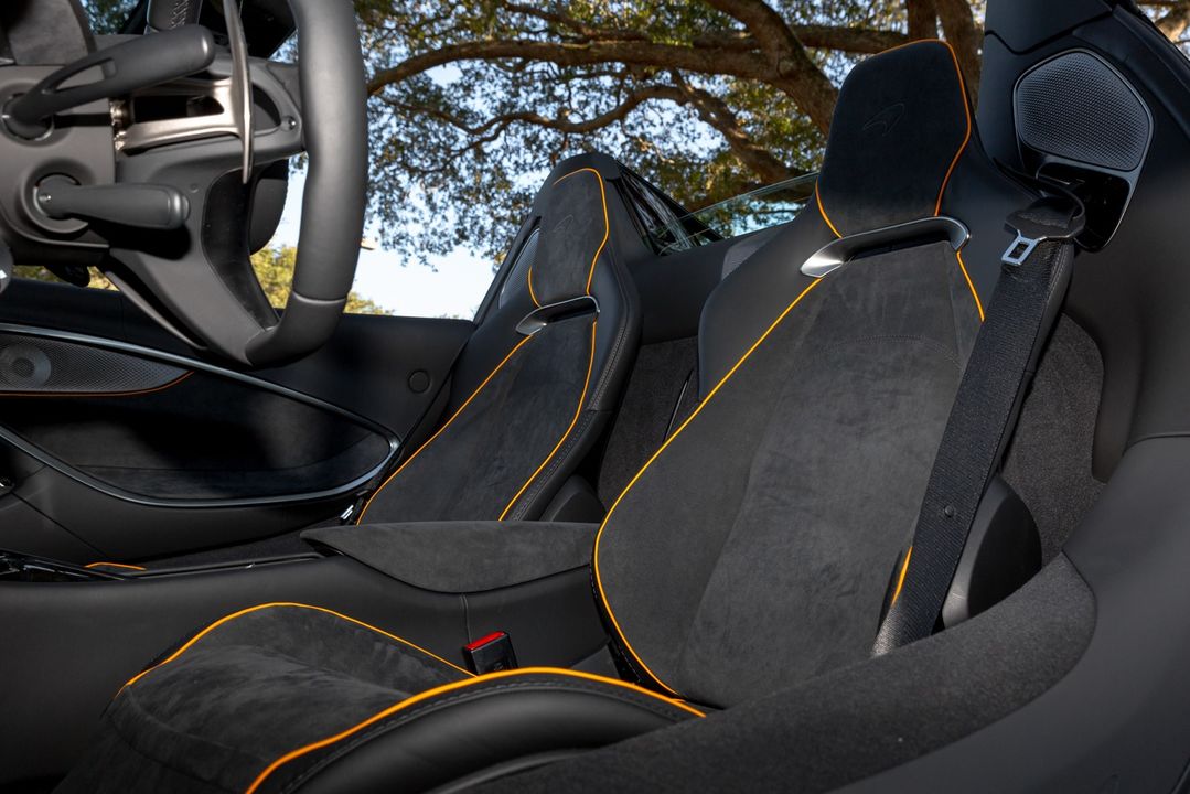 2025 McLaren Artura Spider