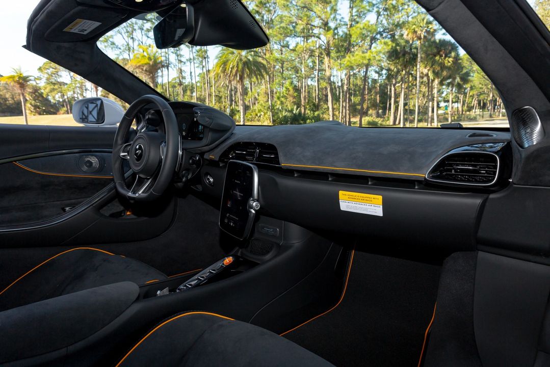 2025 McLaren Artura Spider