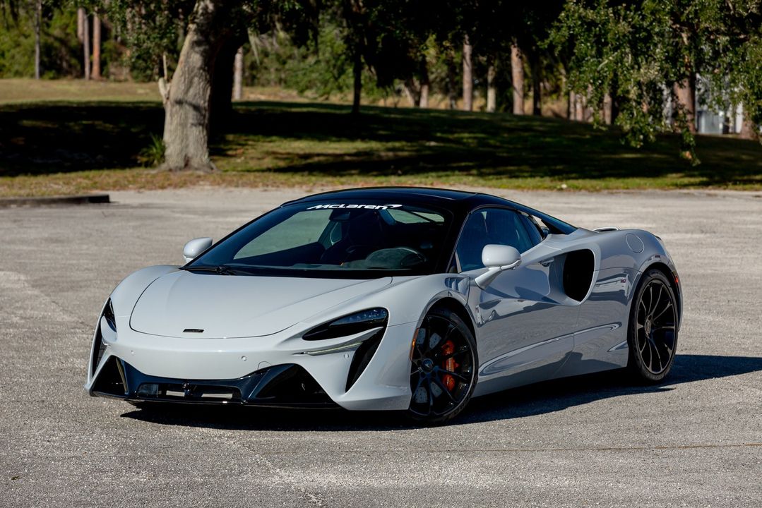 2025 McLaren Artura Spider
