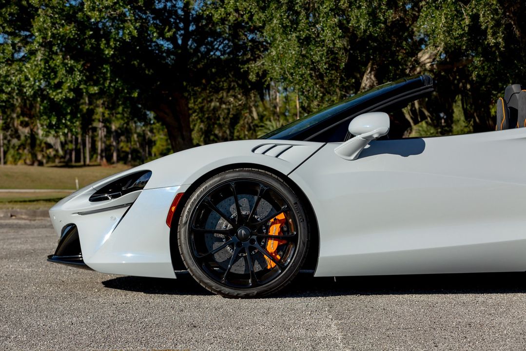 2025 McLaren Artura Spider