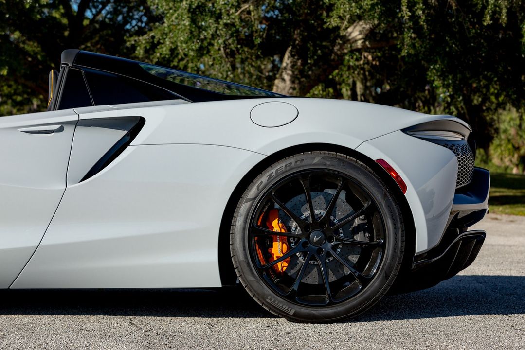 2025 McLaren Artura Spider