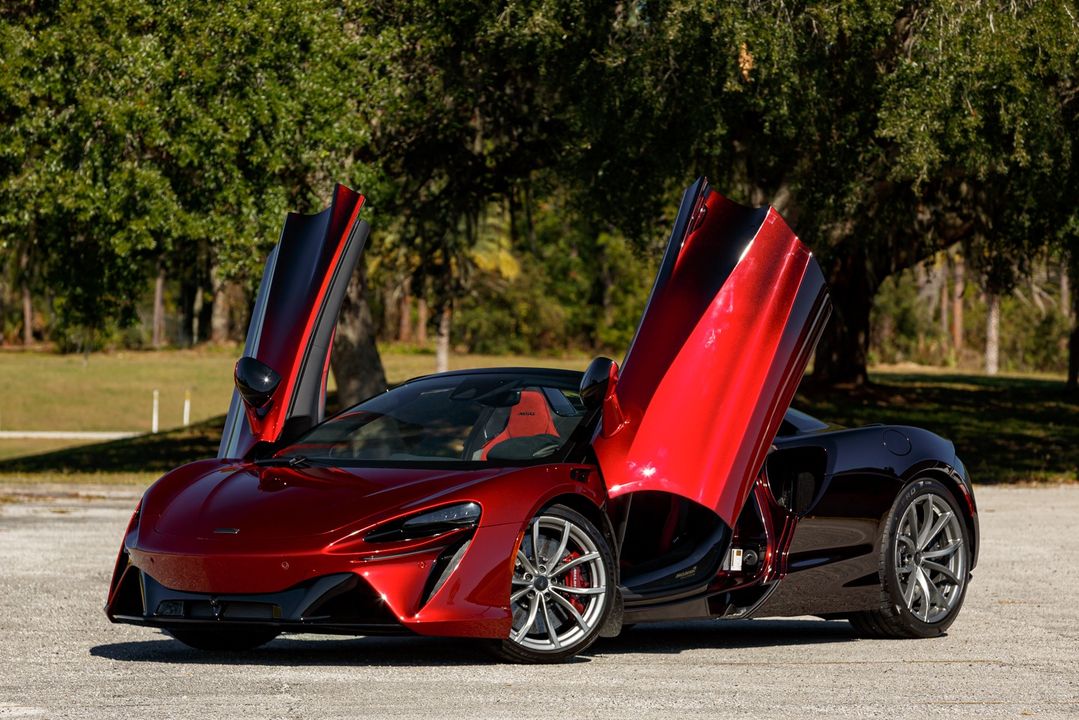 2025 McLaren Artura Spider