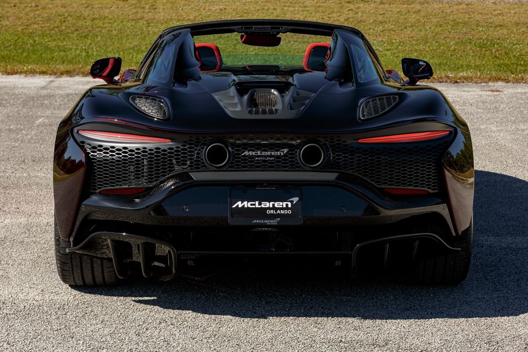 2025 McLaren Artura Spider