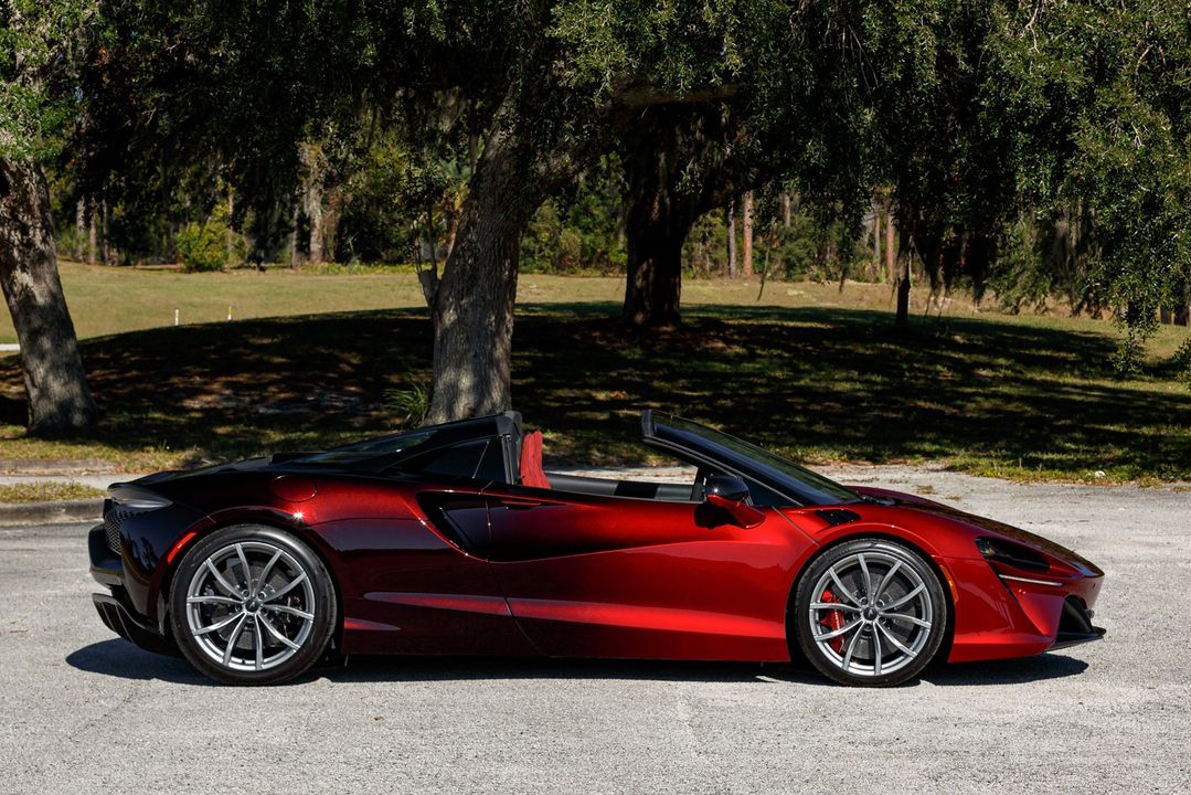 2025 McLaren Artura Spider
