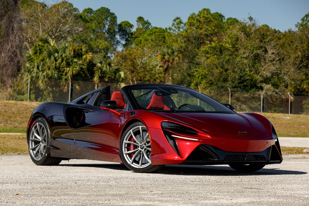 2025 McLaren Artura Spider
