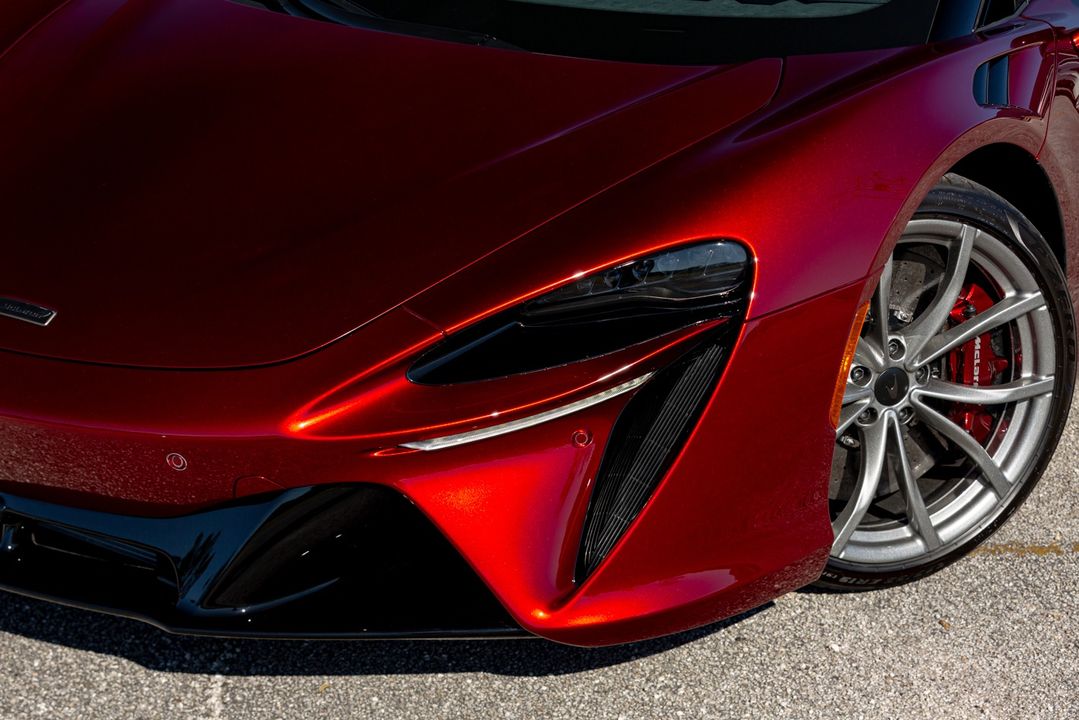 2025 McLaren Artura Spider