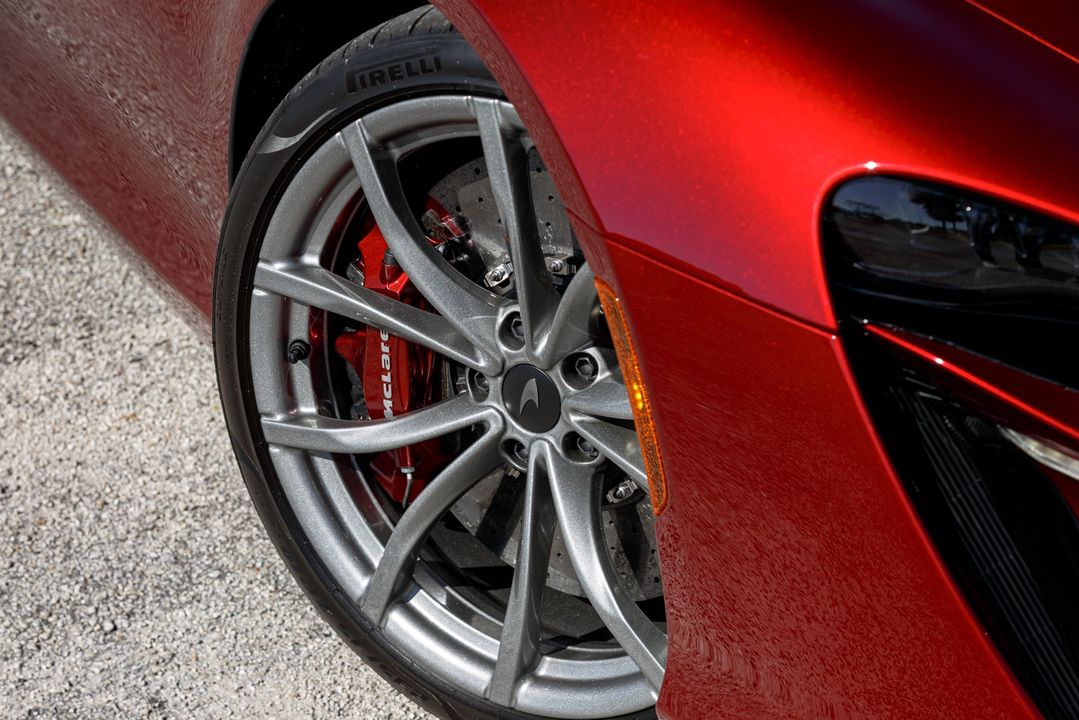 2025 McLaren Artura Spider