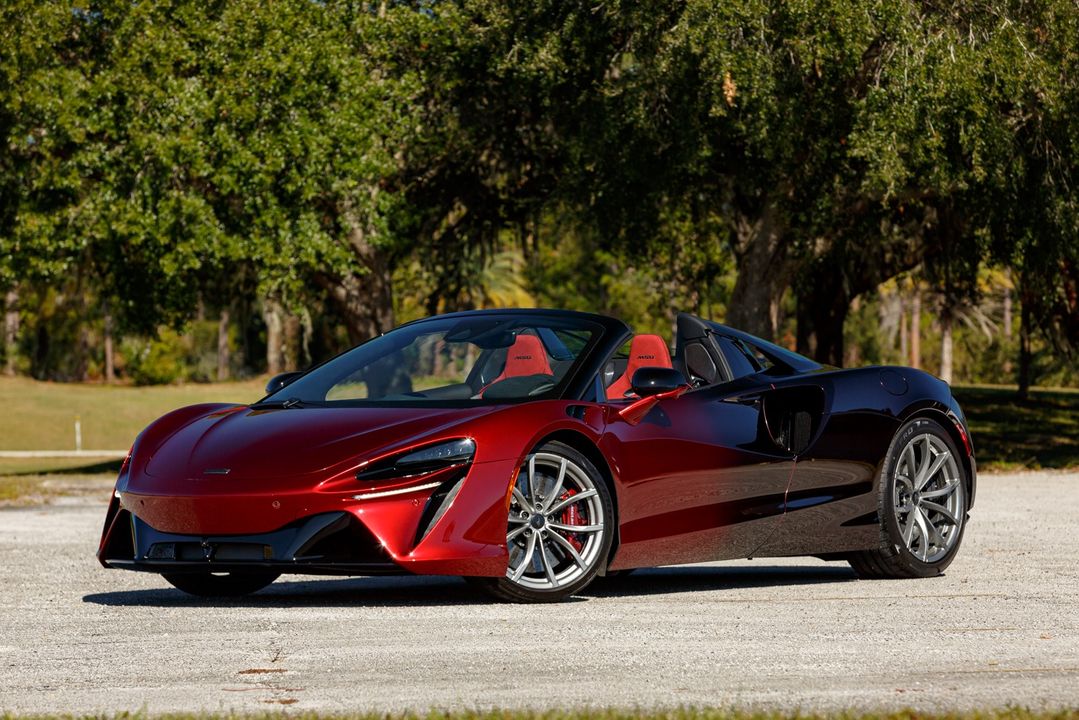 2025 McLaren Artura Spider