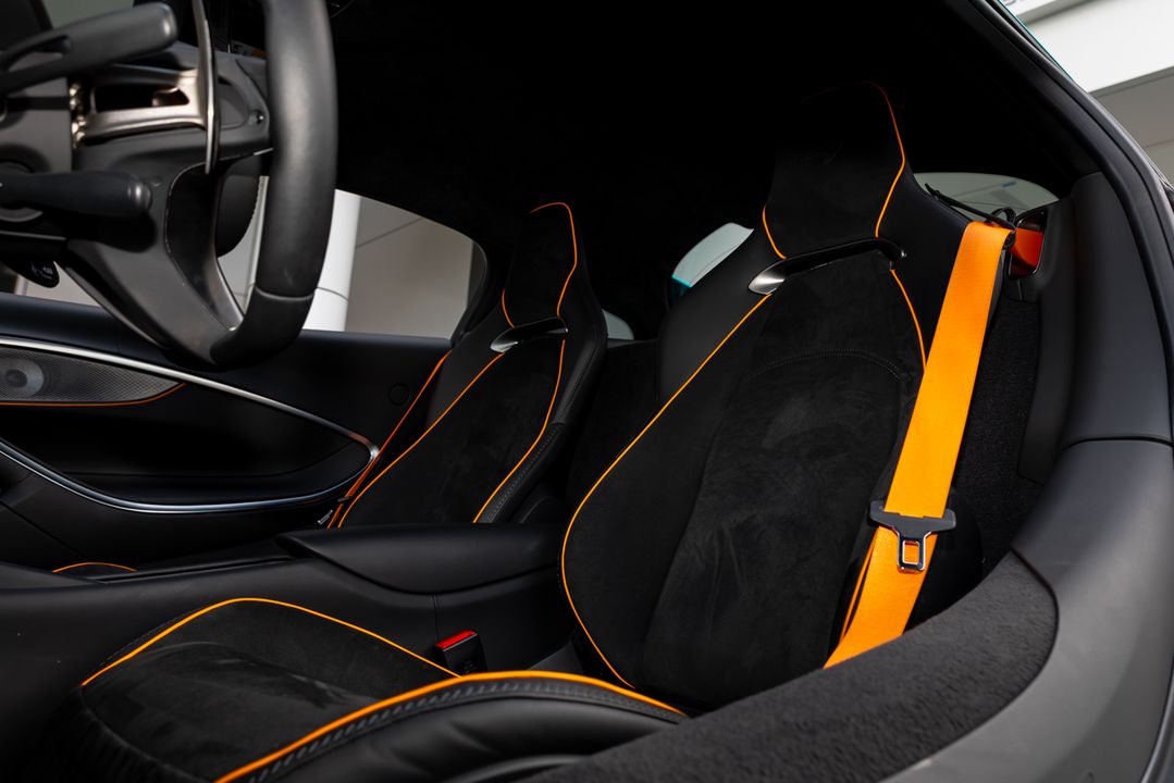 2023 McLaren Artura