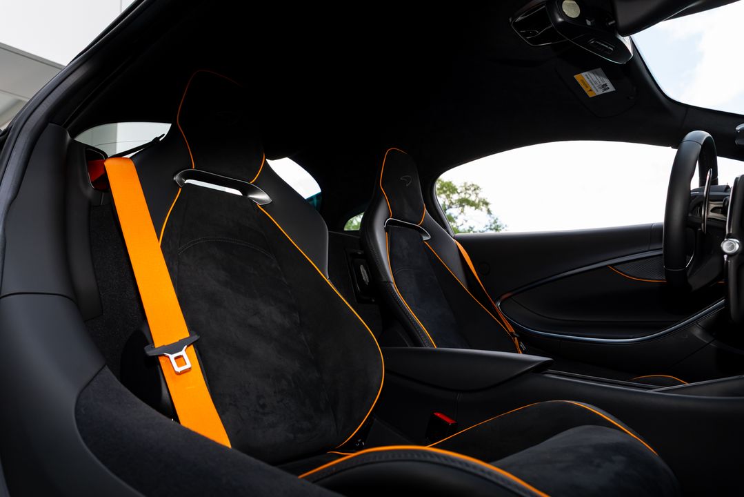 2023 McLaren Artura