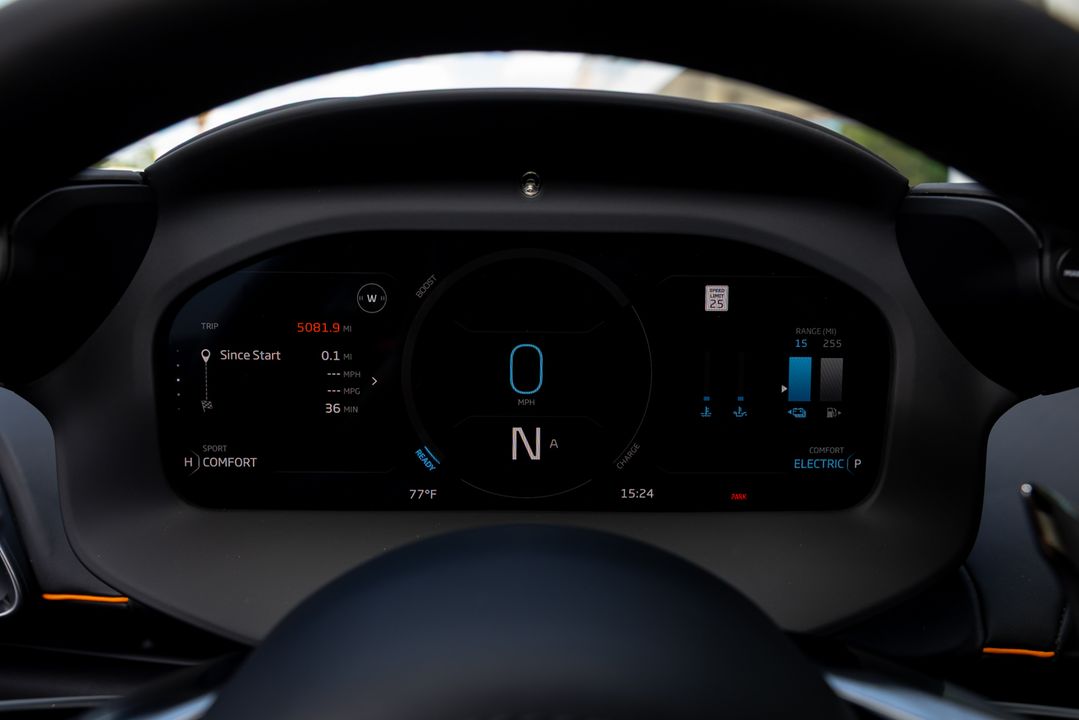 2023 McLaren Artura