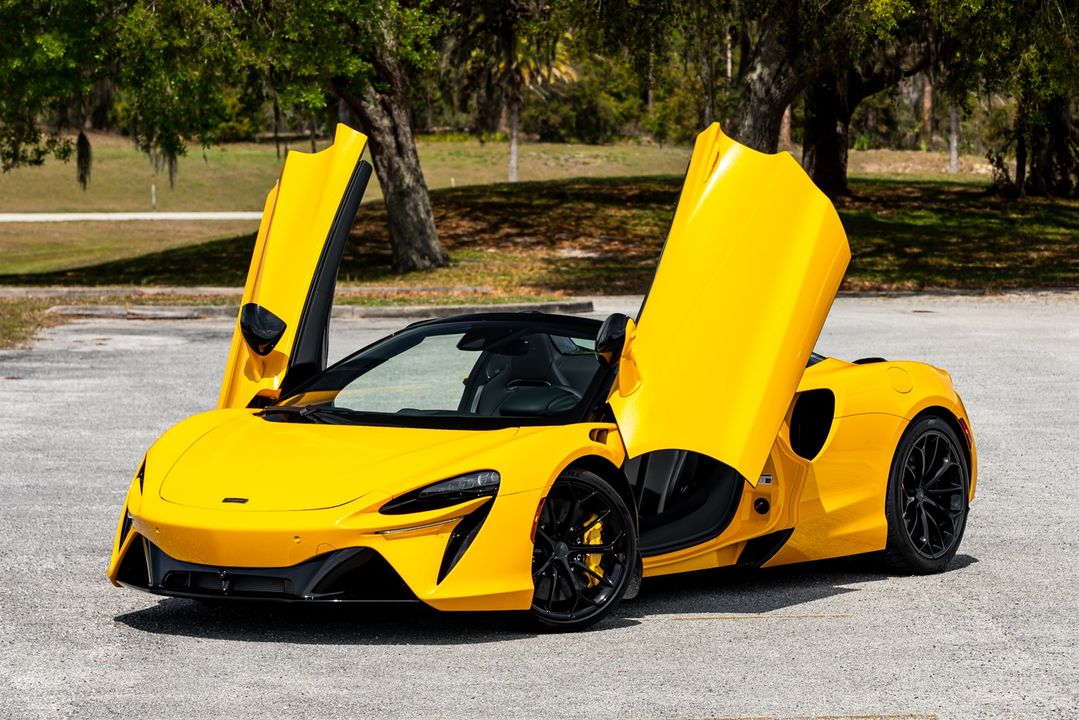 2025 McLaren Artura Spider