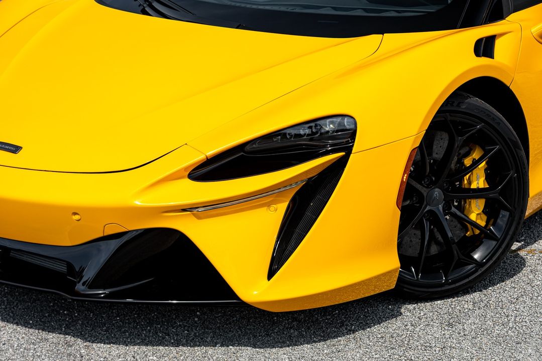 2025 McLaren Artura Spider