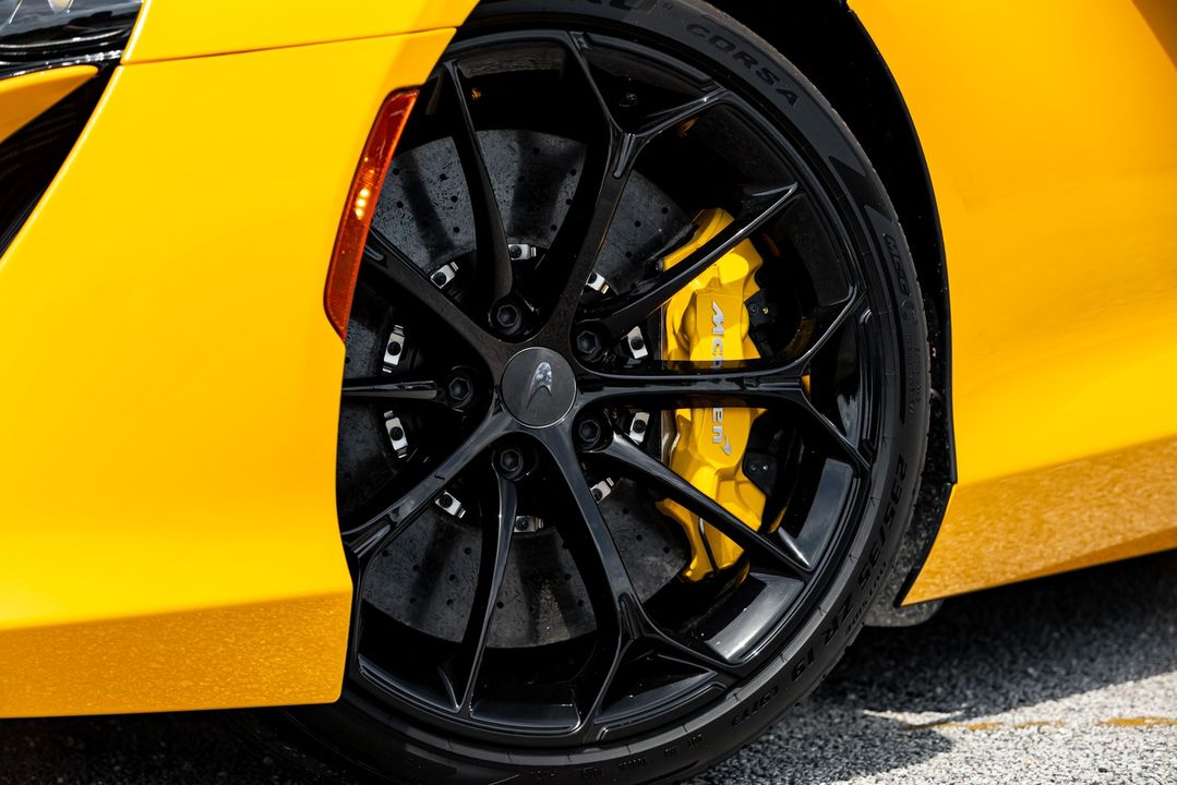 2025 McLaren Artura Spider