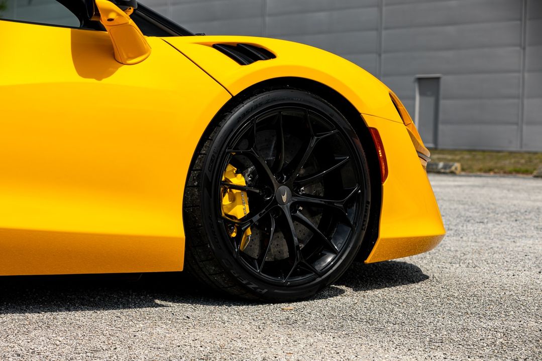 2025 McLaren Artura Spider