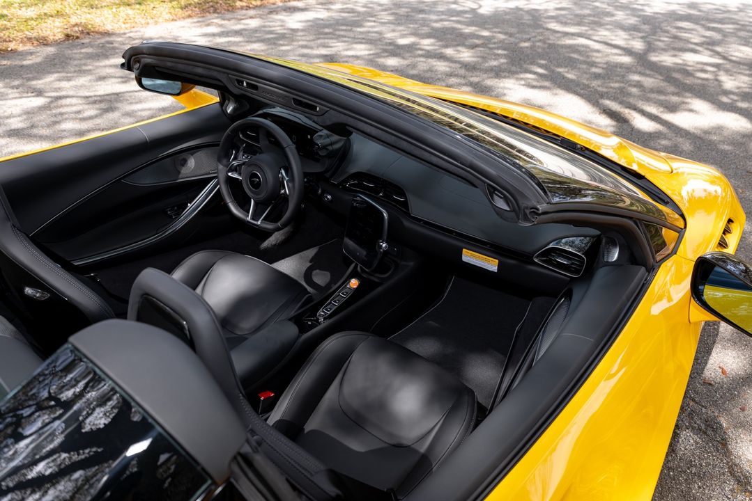 2025 McLaren Artura Spider
