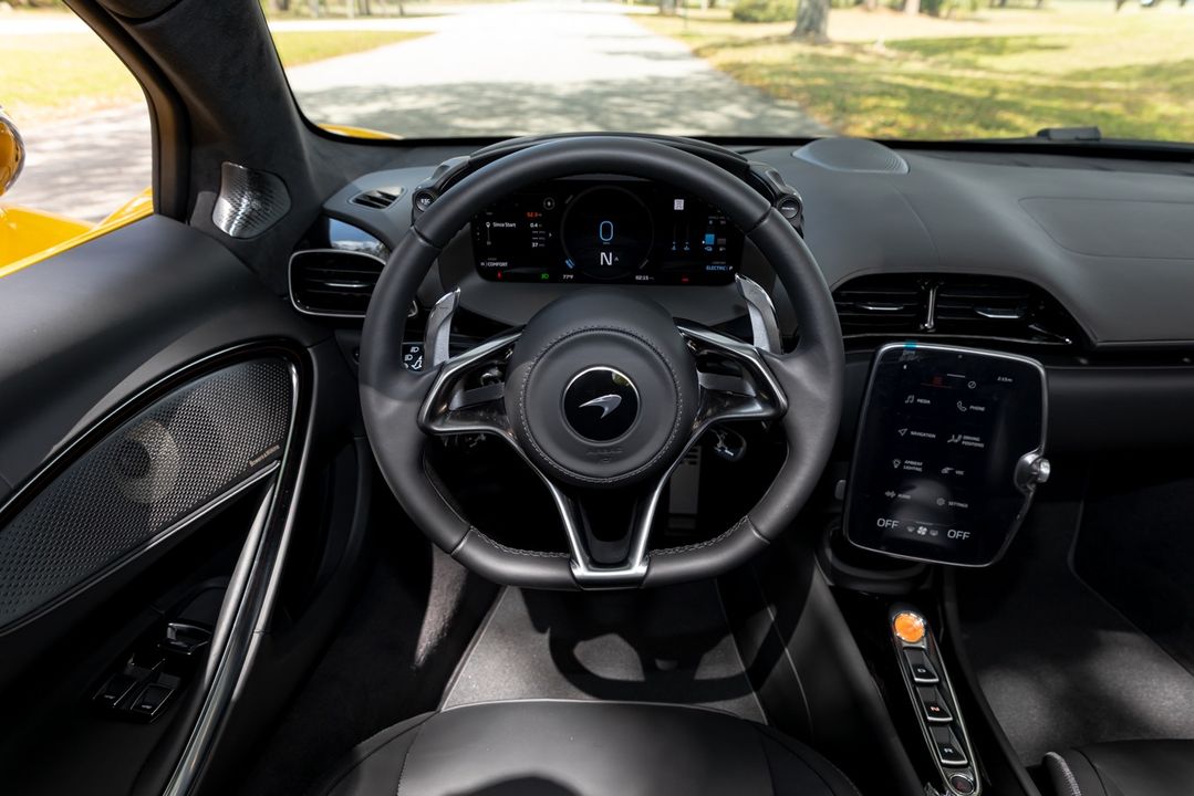 2025 McLaren Artura Spider