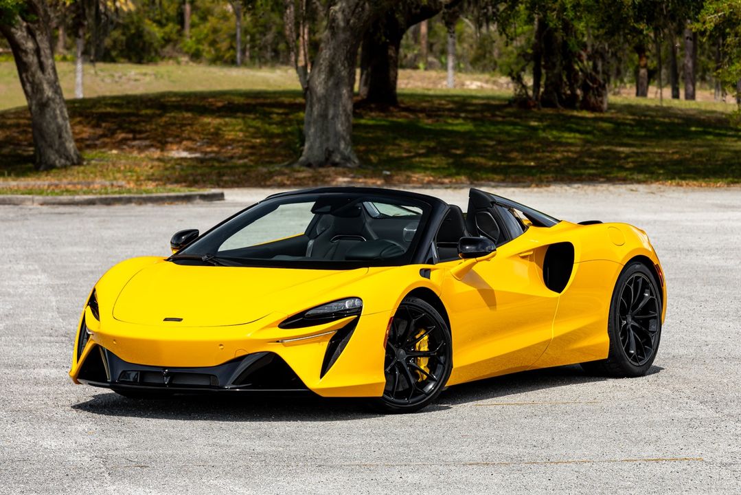 2025 McLaren Artura Spider