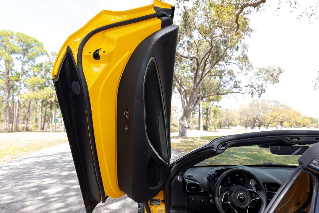 2025 McLaren Artura Spider