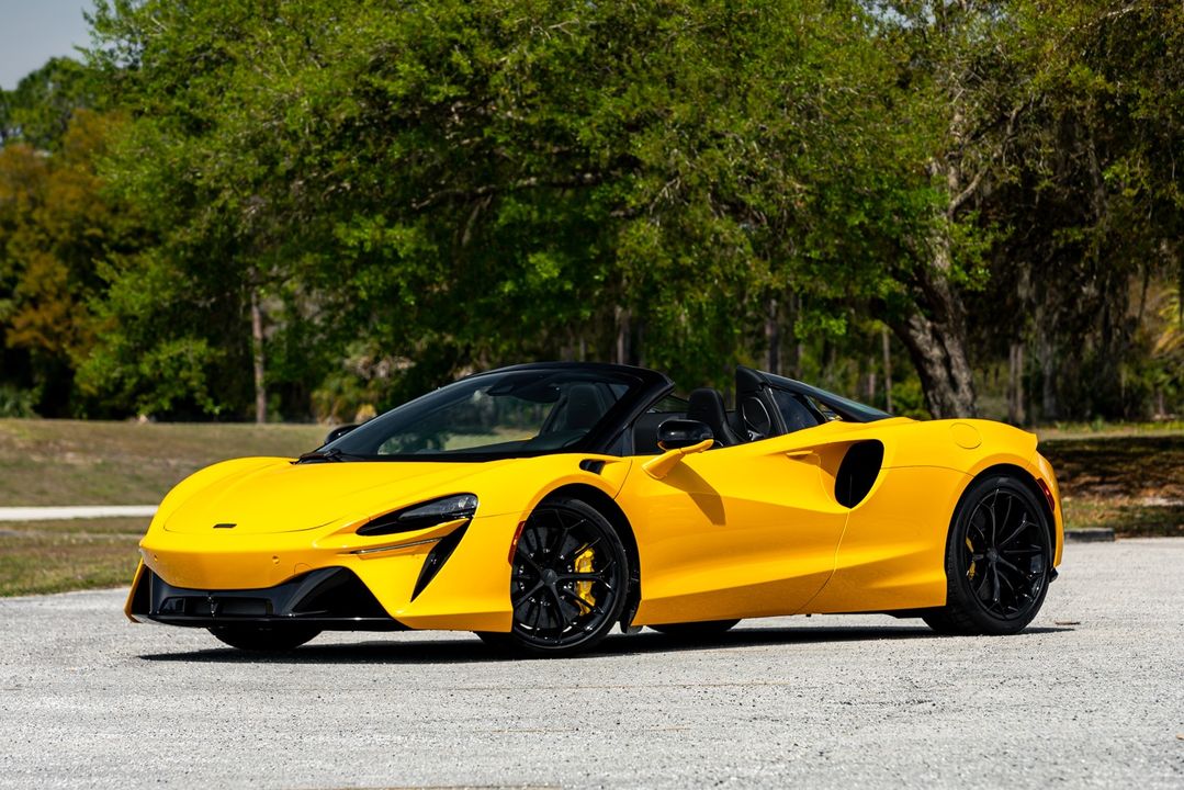 2025 McLaren Artura Spider