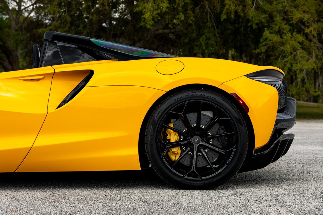 2025 McLaren Artura Spider