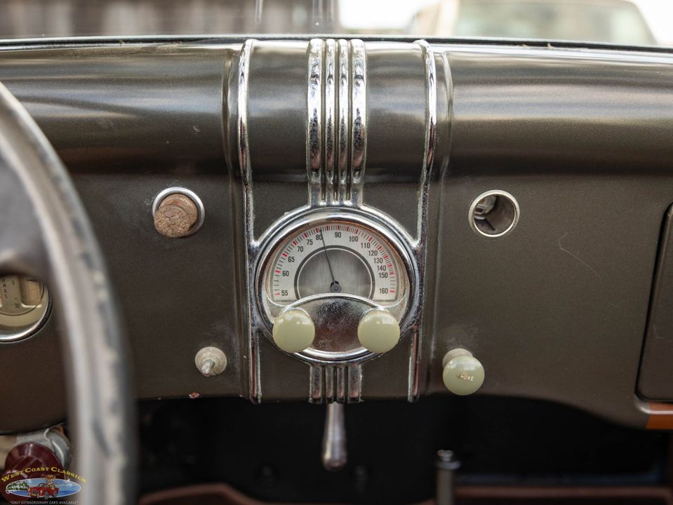 1936 Ford Deluxe V8 2 Passenger Cabriolet
