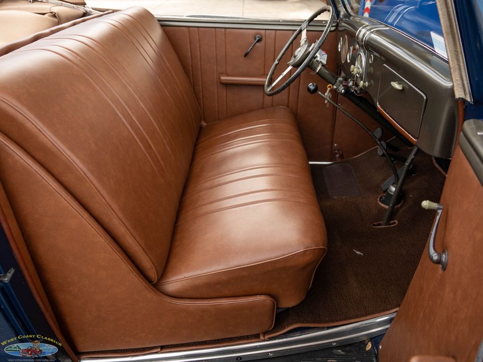 1936 Ford Deluxe V8 2 Passenger Cabriolet