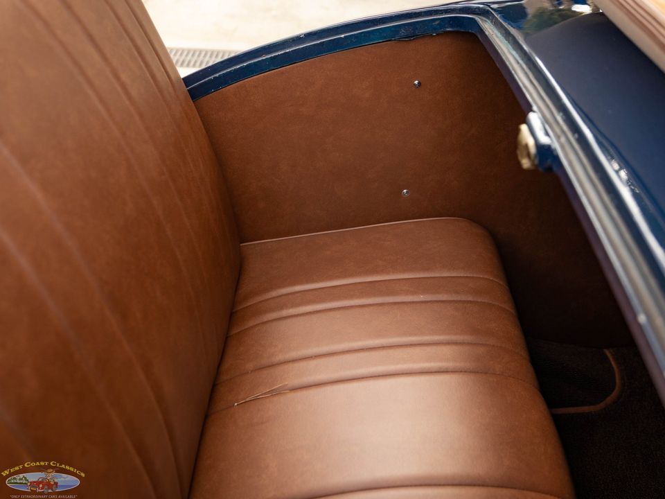 1936 Ford Deluxe V8 2 Passenger Cabriolet