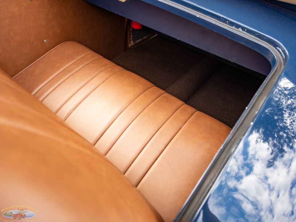 1936 Ford Deluxe V8 2 Passenger Cabriolet