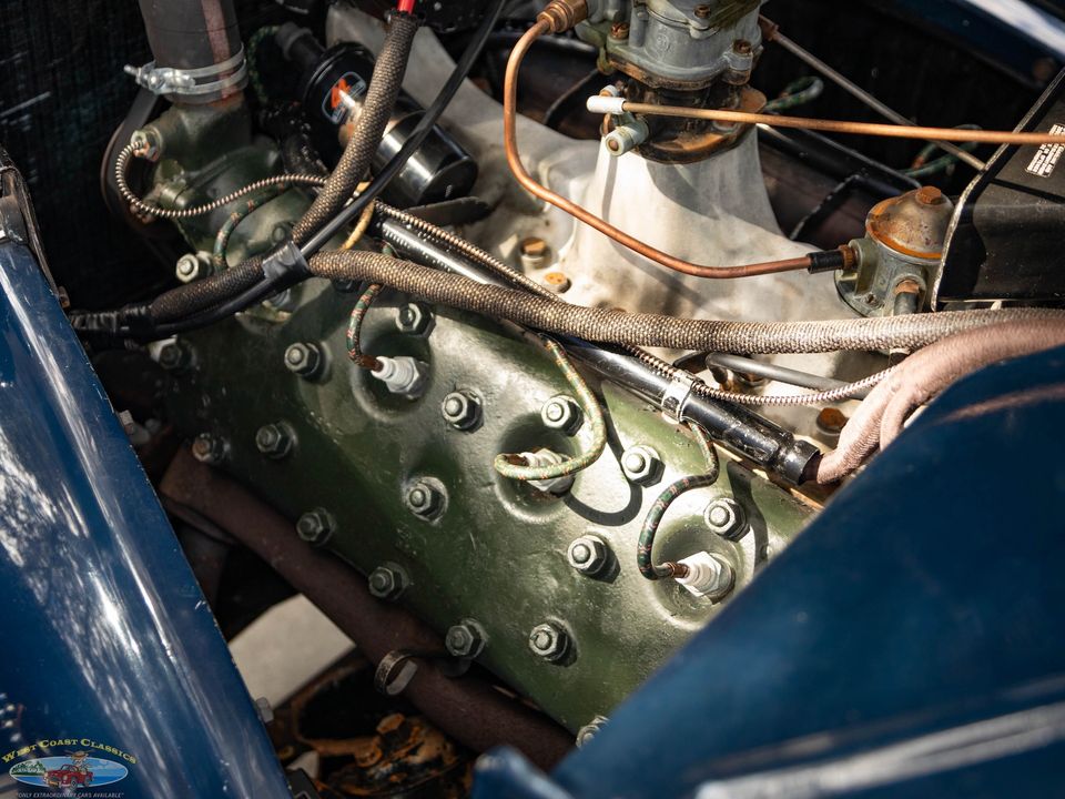 1936 Ford Deluxe V8 2 Passenger Cabriolet