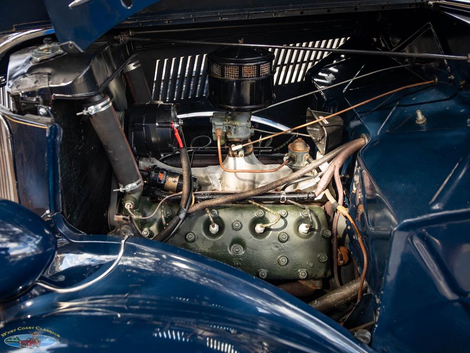 1936 Ford Deluxe V8 2 Passenger Cabriolet