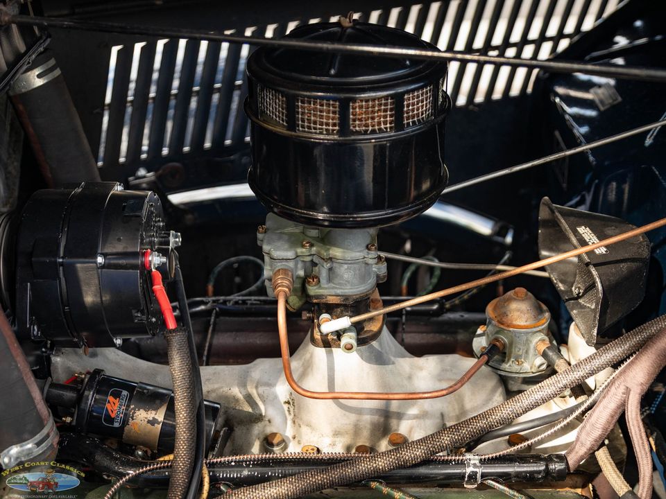 1936 Ford Deluxe V8 2 Passenger Cabriolet