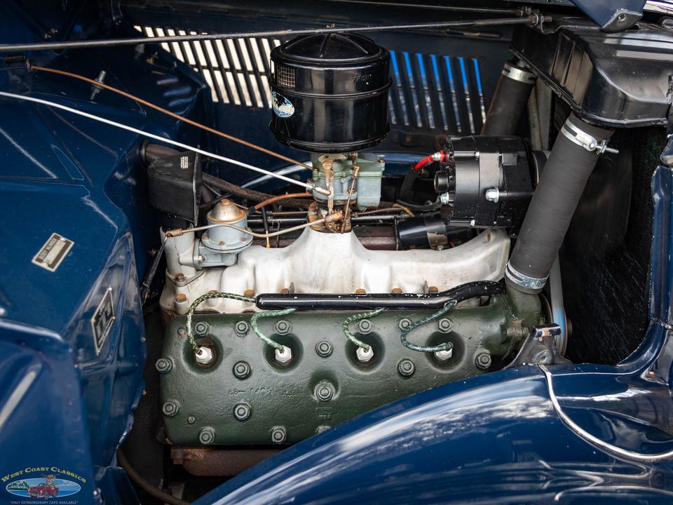 1936 Ford Deluxe V8 2 Passenger Cabriolet