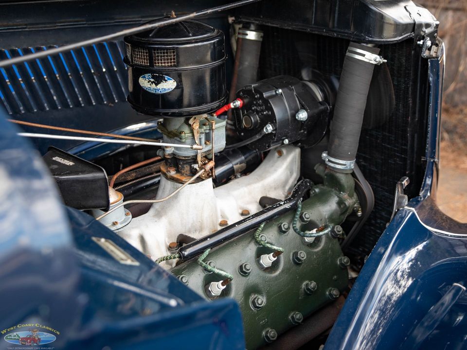 1936 Ford Deluxe V8 2 Passenger Cabriolet