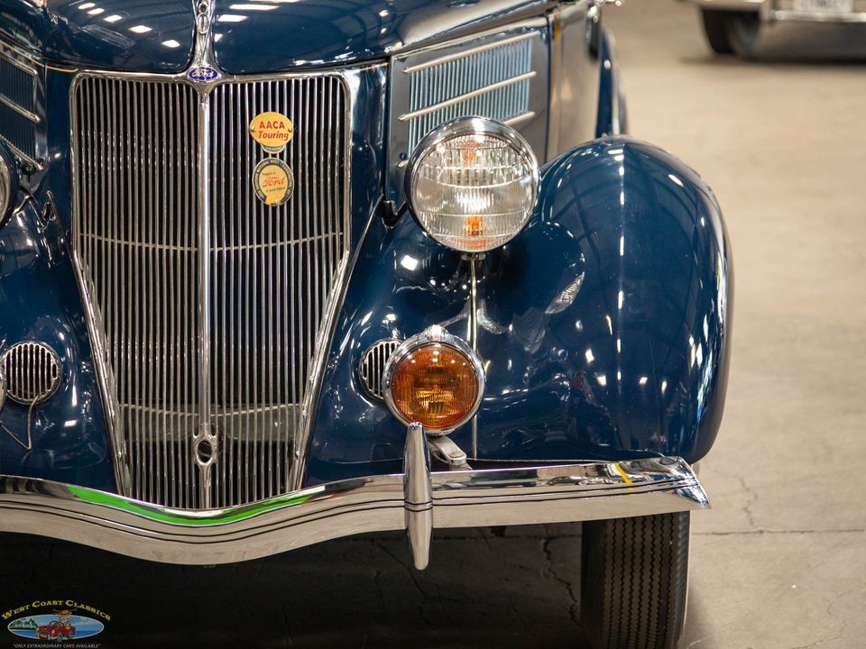 1936 Ford Deluxe V8 2 Passenger Cabriolet