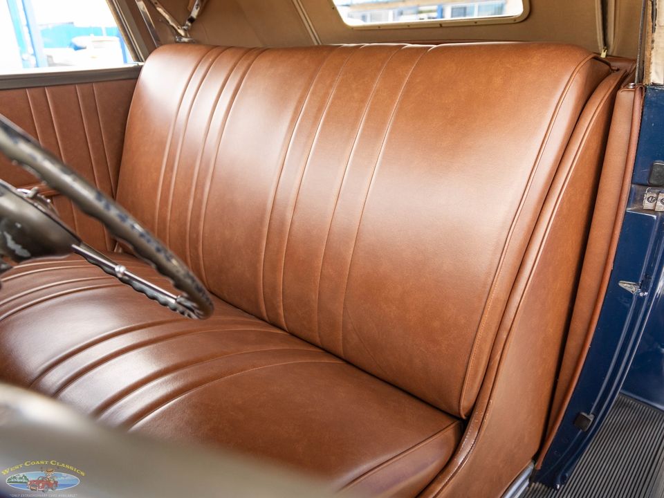 1936 Ford Deluxe V8 2 Passenger Cabriolet