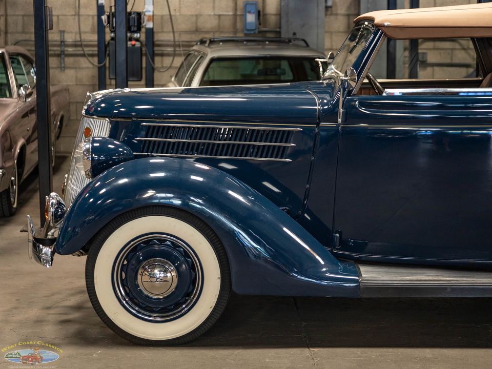 1936 Ford Deluxe V8 2 Passenger Cabriolet