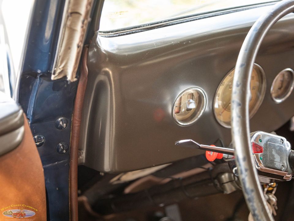 1936 Ford Deluxe V8 2 Passenger Cabriolet