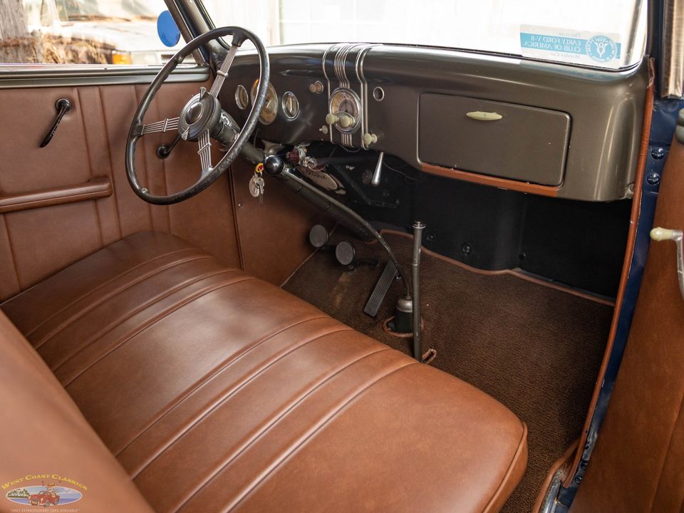1936 Ford Deluxe V8 2 Passenger Cabriolet
