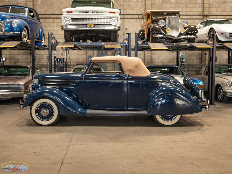 1936 Ford Deluxe V8 2 Passenger Cabriolet