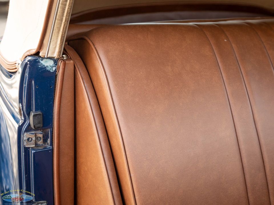 1936 Ford Deluxe V8 2 Passenger Cabriolet