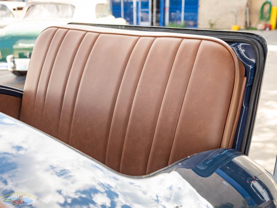 1936 Ford Deluxe V8 2 Passenger Cabriolet