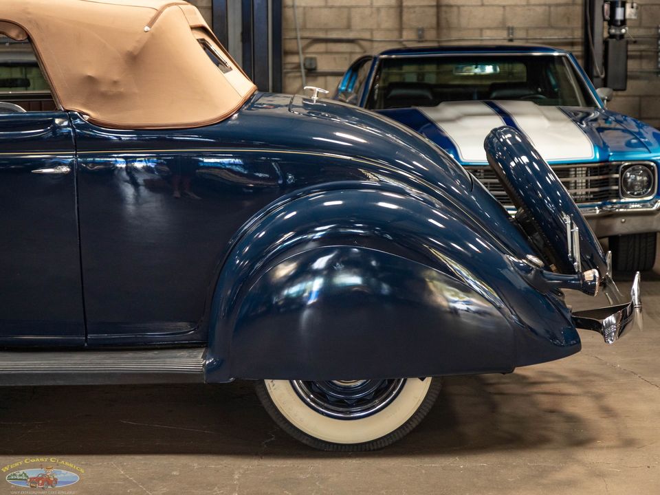 1936 Ford Deluxe V8 2 Passenger Cabriolet