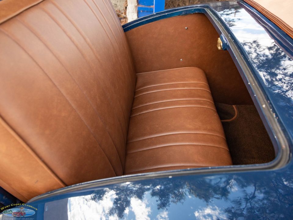 1936 Ford Deluxe V8 2 Passenger Cabriolet