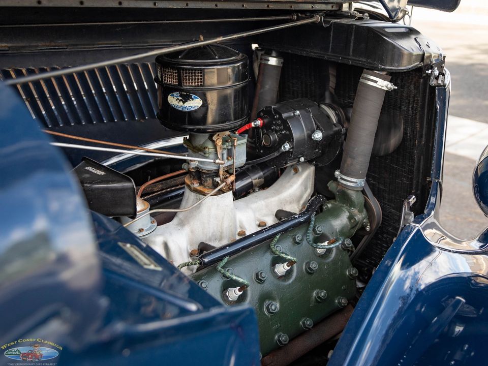 1936 Ford Deluxe V8 2 Passenger Cabriolet
